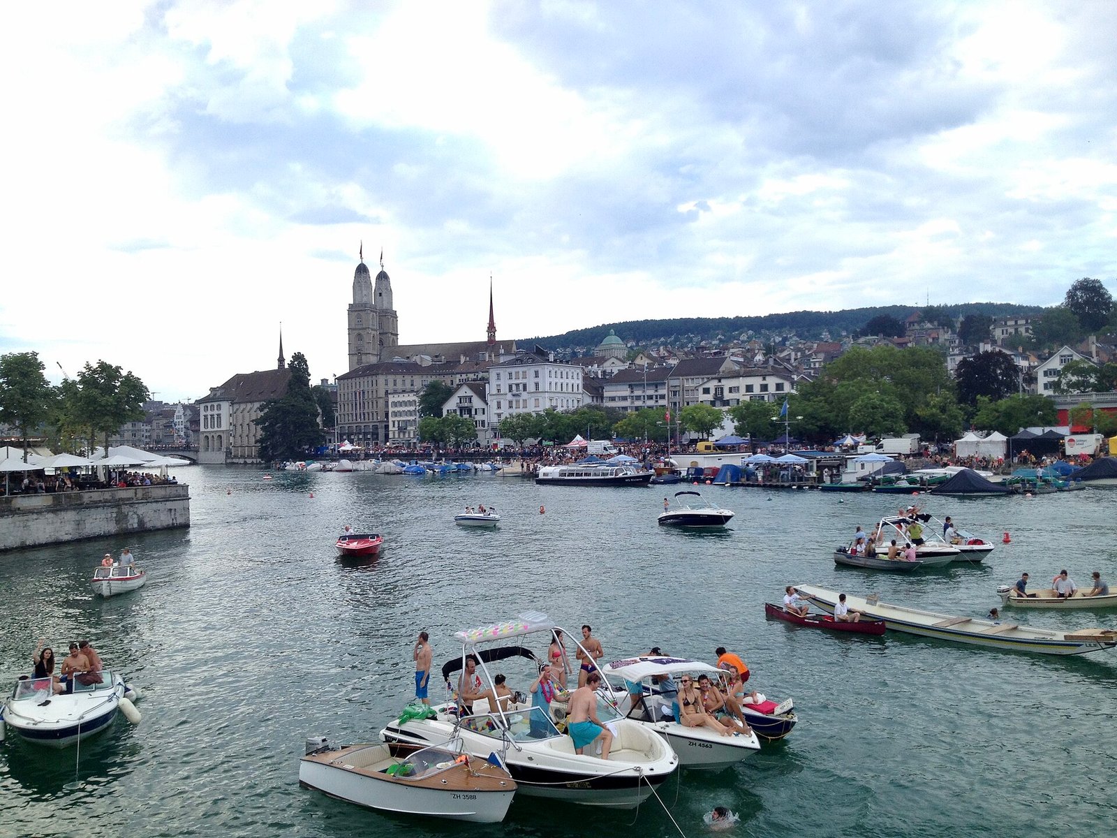 Lake Zurich, photographed by Ank Kumar